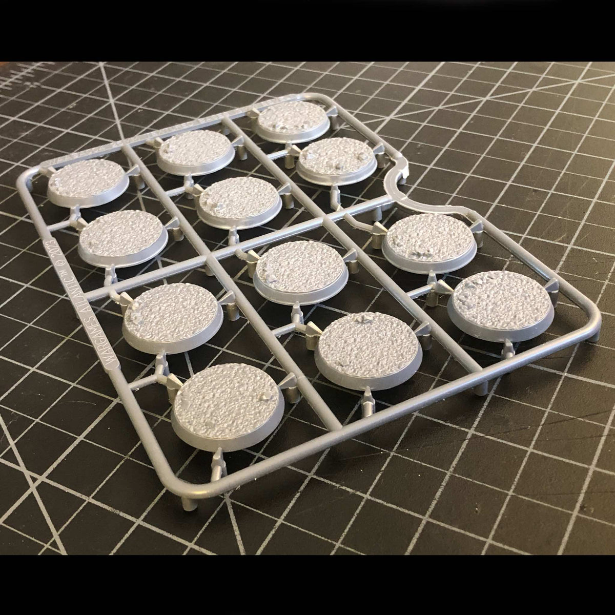 General Accoutrements - 25mm Textured Bases (3mm Bevel)